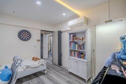 Blk 216 Jurong East Street 21 (Jurong East), HDB Executive #574915021